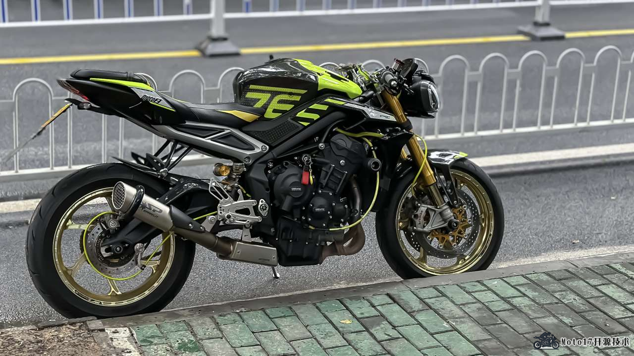 moto2.jpg