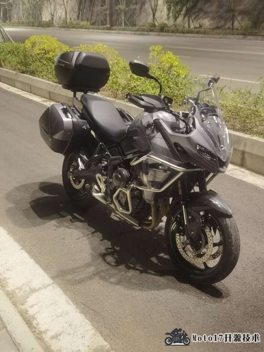 加了原厂边箱和SHAD尾箱