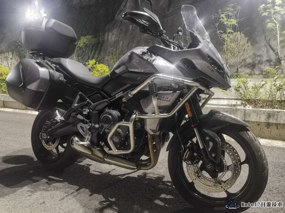 加了原厂边箱和SHAD尾箱